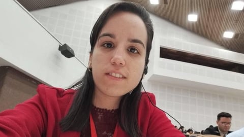 Doctora cubana cumple 26 años entre apagones y cuestiona su futuro profesional