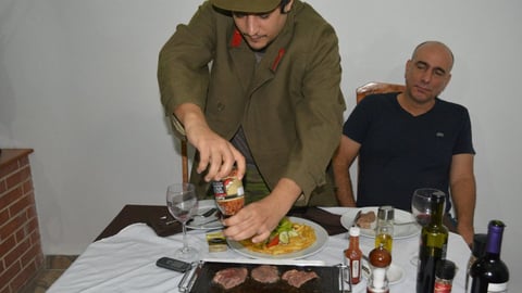 Cuba: Privileged Gatherings Fuel Debate Amidst Widespread Scarcity