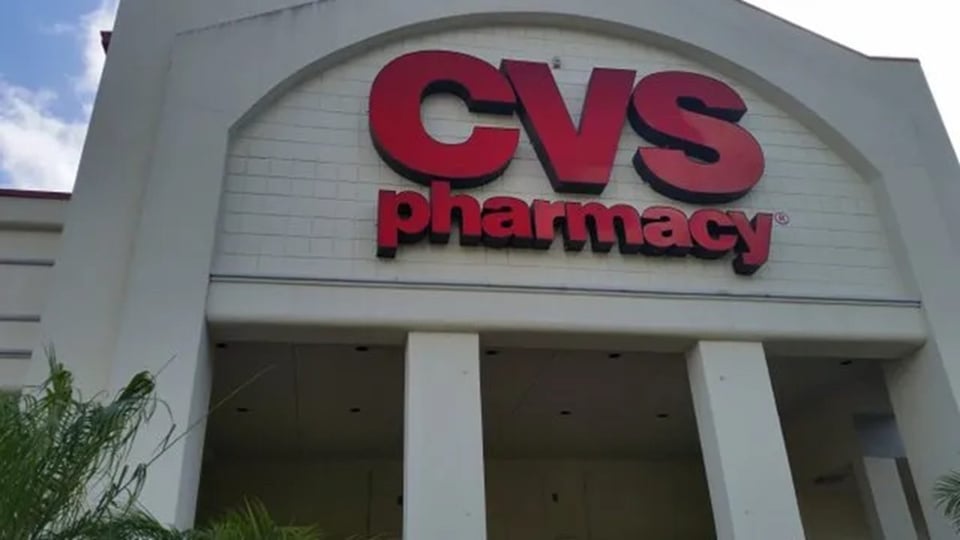 ¿CVS se va a pique? La farmacia suelta 315 millones por recetas 'piratas' de opioides y más
