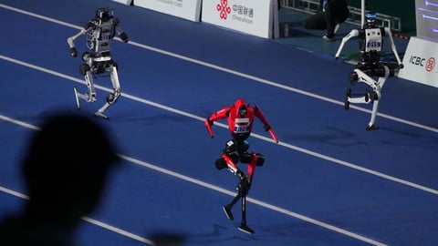Robot Chino Supera a Usain Bolt en los 100 Metros en Juegos Mundiales de Robots