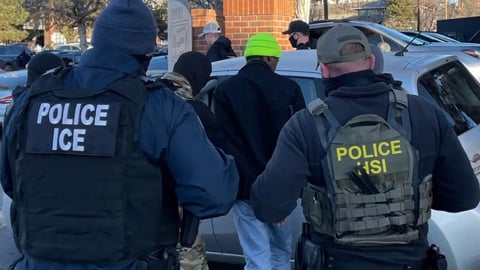 ICE Arresta a Más de 1.200 Inmigrantes en Operativo en Georgia