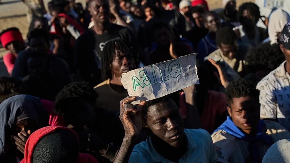 ¿Se acabó la ola de migrantes? Solicitudes de asilo en Europa por el suelo