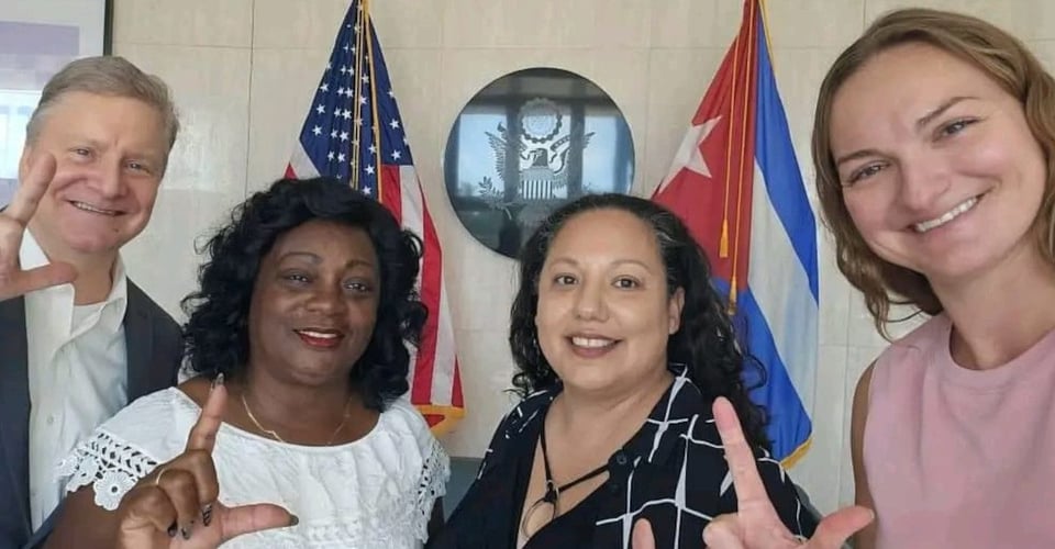 ¡La Embajada Gringa Se Metió en el Pañal por Berta Soler y la Fe Cubana!