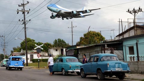 Cuba: Vuelos en el Aire por Escasez de Combustible