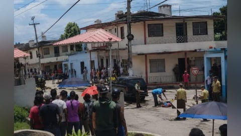 Hombre muere tras disparos frente a bar en Colón; agresor detenido