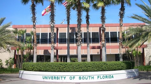 Profesor de USF bajo escrutinio por viajes a Cuba