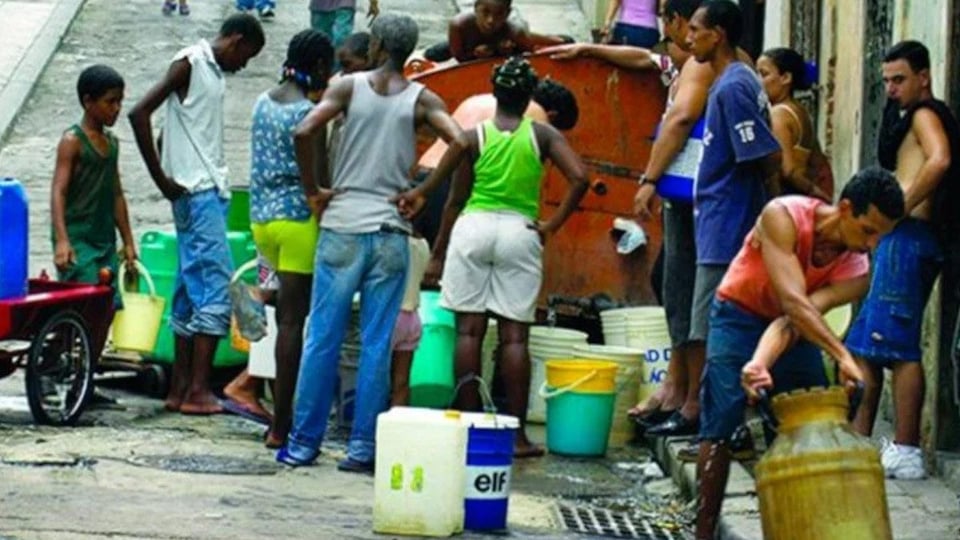 Crisis de Agua en La Habana: Cortes y Mercado Negro Desesperan a la Población