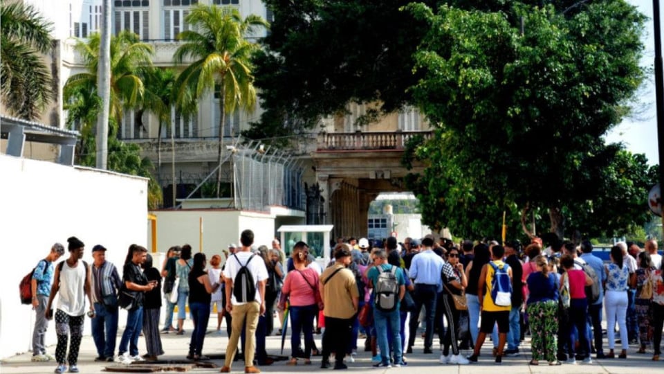 Denuncian a Cónsules por Supuesta Corrupción en Ley de Nietos
