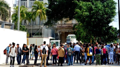 Denuncian a Cónsules por Presunta Corrupción en Ley de Nietos