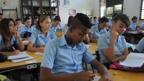 Becas Internacionales para Jóvenes Cubanos: Una Nueva Vía de Estudio