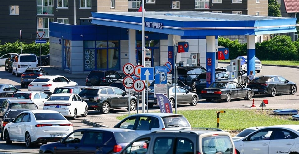¡Se acabó la gasolina en Rusia! Ucrania le da el golpe final a las refinerías y hasta Putin está preocupado
