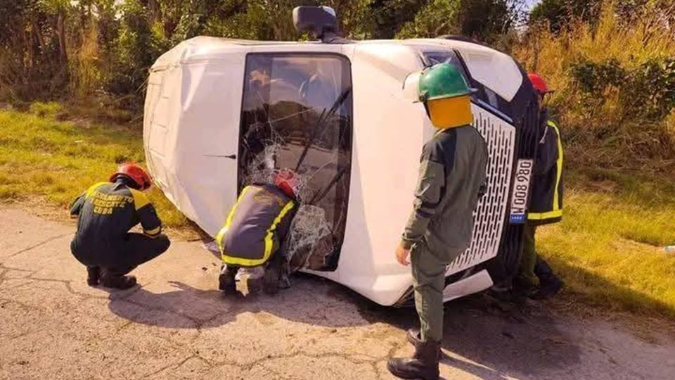 Trágico Accidente en Autopista de Cuba: Un Muerto y Catorce Heridos en Villa Clara