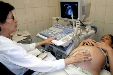 Escasez de Combustible Pone en Riesgo la Salud de Miles de Embarazadas y Niños en Cuba