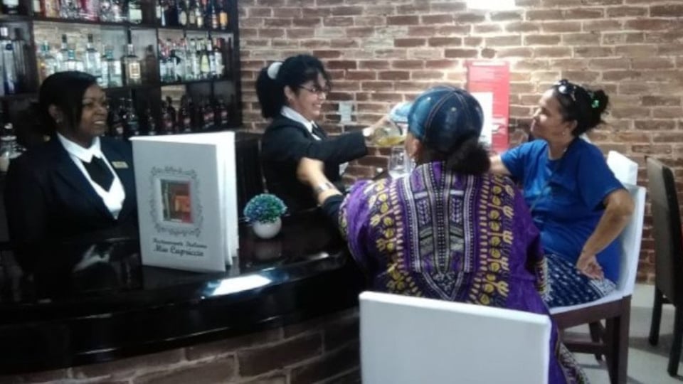 ¿Te Juegan la Cara de Atún? Turistas Atrapados por la Marea Baja de la Economía Cubana