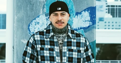 ¡Deportado de EEUU! El Chulo Lanza Nuevo Tema Desde México Con La Bendición de ¡Toto!