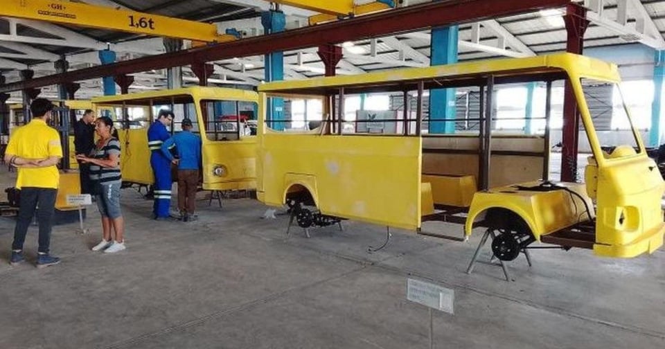 ¡En Sancti Spíritus Resucitan los Ecomóviles! La Isla Respira con Microbuses Eléctricos contra la Crisis
