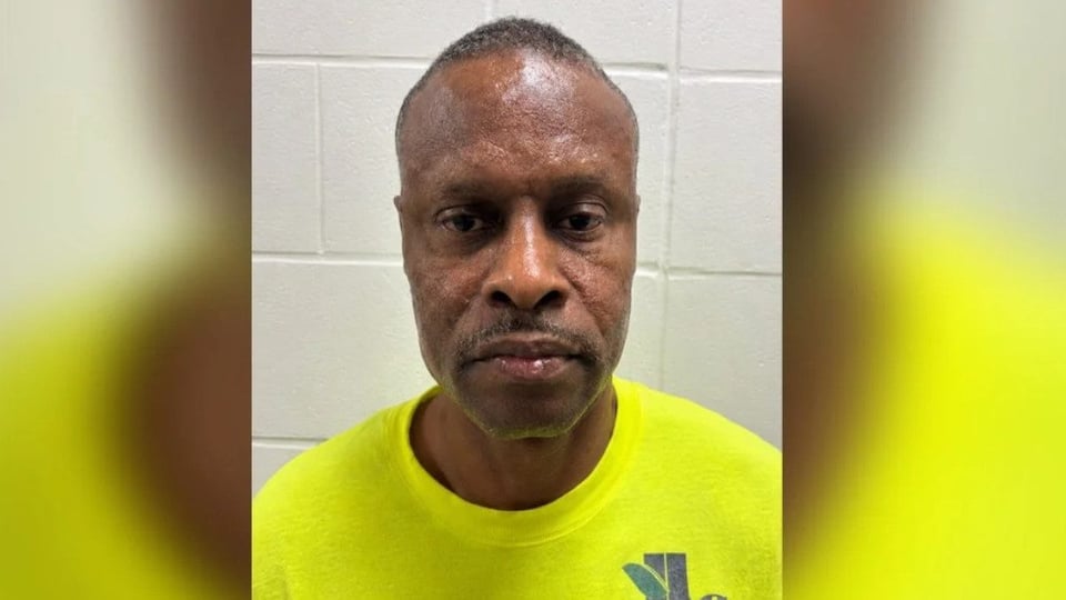 ¡Pillado el cubano que cumplió 20 años por matar a su novia y ahora lo deportan!