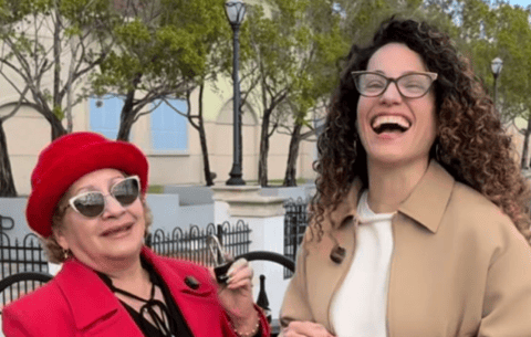 Un emotivo gesto sella el amor de la actriz Norma Reina y su hija en Miami