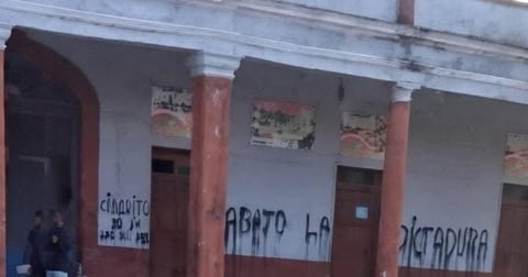 Mensajes contra el régimen aparecen en un mercado de Matanzas