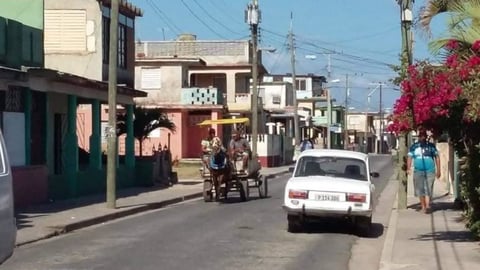 Violento asalto en Quivicán: Hombres armados roban dinero y joyas de una vivienda
