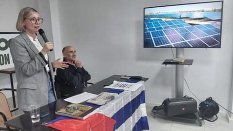 Marxlenin Pérez: La Voz Oficial Cubana Recorre España Generando Polémica