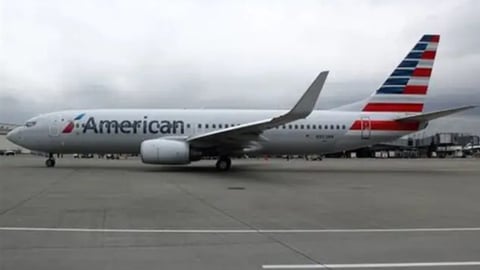 Avión de American Airlines evita colisión por poco en Miami