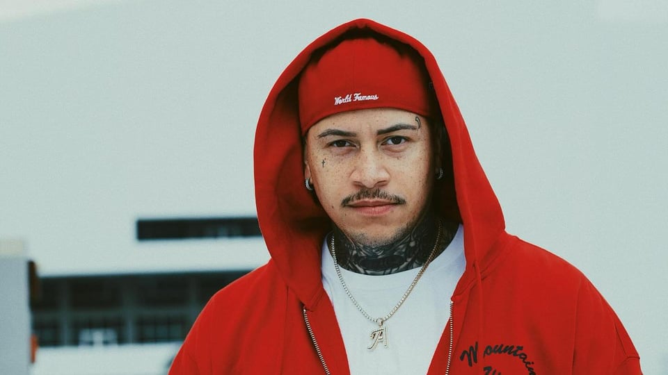 El Chulo detenido por Inmigración, pero estrena canción desde prisión