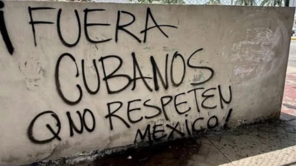 ¿Qué hacen los cubanos en México? Grafitis y tensiones crecen en Cancún