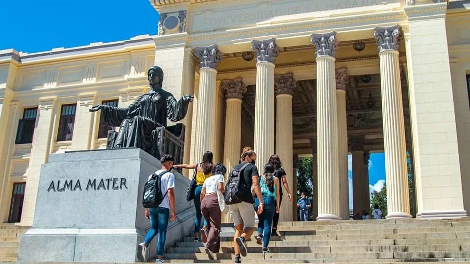 ¿Se te cayó el coco? Fechas, plazas y el lío del ingreso a la universidad en Cuba