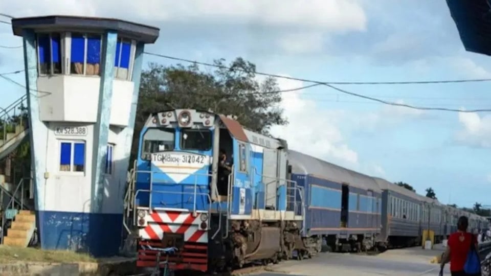 ¿Te robaron el gasoil pa' parar el tren? ¡Cuba en apuros por culpa del combustible!