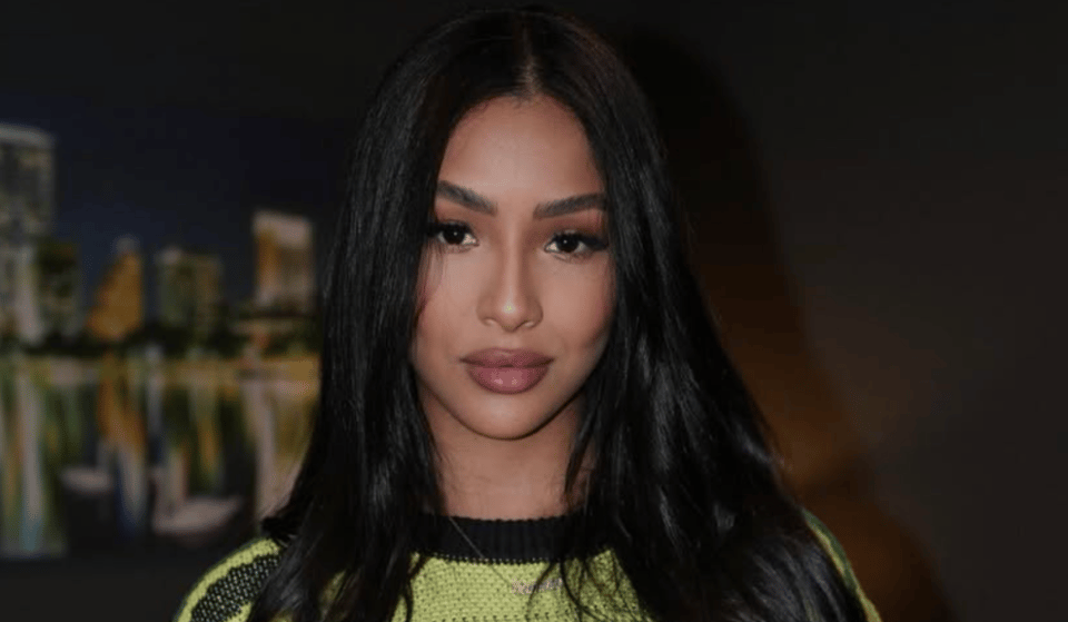 Influencer le dice 'circo' a la política cubana y se arma el bochinche