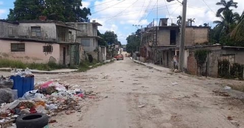 Agua en Mantilla: Reparación Express Despierta Sospechas de Visita Oficial