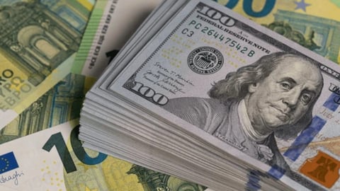 Dólar y Euro Suben Sin Frenos en el Mercado Informal Cubano