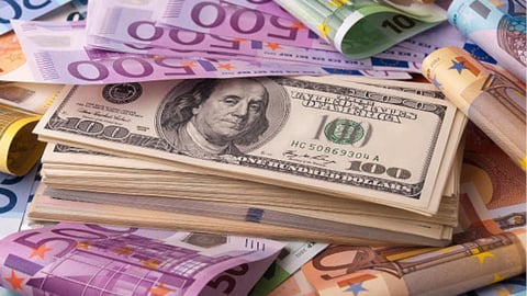 Dólar se afianza en 700 pesos, euro roza los 800 en el mercado informal cubano