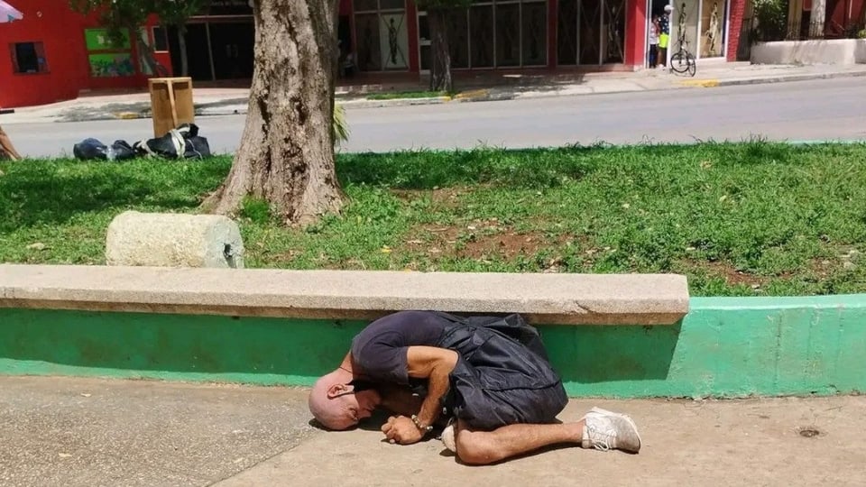 ¿Qué está pasando en el Vedado? ¡El papelito se adueña de 23 y 14!