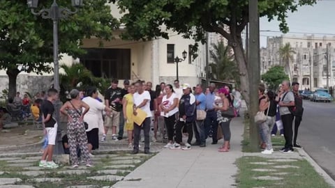 Jueza Levanta Veto Migratorio; Cubanos Siguen Bajo Prohibición