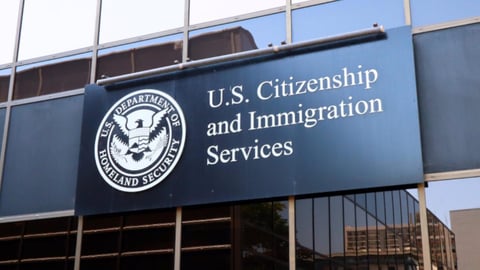 Nueva Regla en EEUU Dificulta Frenar Deportaciones por Peticiones Familiares