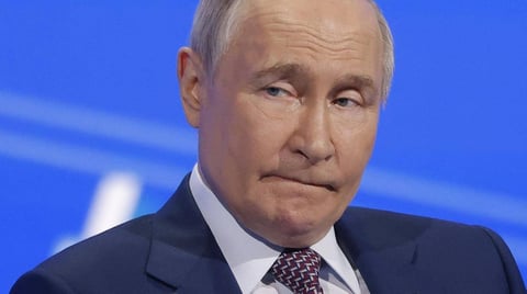 El Desgaste de Rusia: La Guerra en Ucrania Acelera Problemas Políticos y Económicos