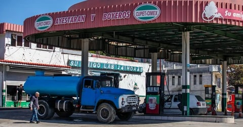 Cuba: La App Ticket y la Batalla por la Gasolina en un Mar de Escasez