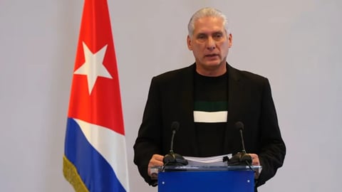 Díaz-Canel reaparece en medios oficiales tras ausencia de fin de semana