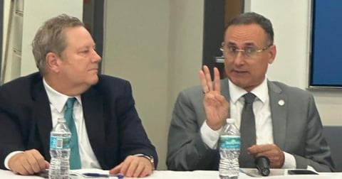 Ferrer Resalta Diálogo con EE. UU. y Su Rol Clave para la Reconstrucción Cubana