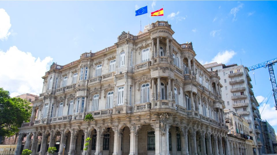 ¿Boda de mentira o error del Consulado? Cubana se salva de perder visa española