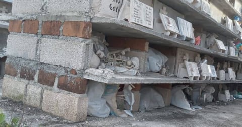 Cuban Families Resort to Cardboard Boxes for Burials Amidst Coffin Shortage