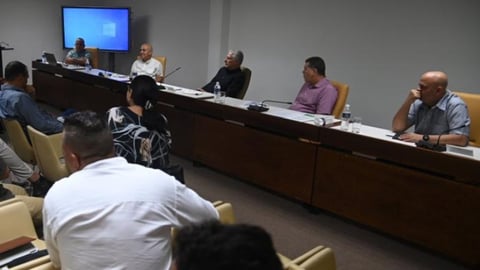 Díaz-Canel advierte al sector privado cubano sobre precios y pagos