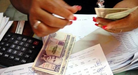 ¡Menos sueldo pa’l que no trabaja! Cuba pone el 60% como techo salarial para los interruptos