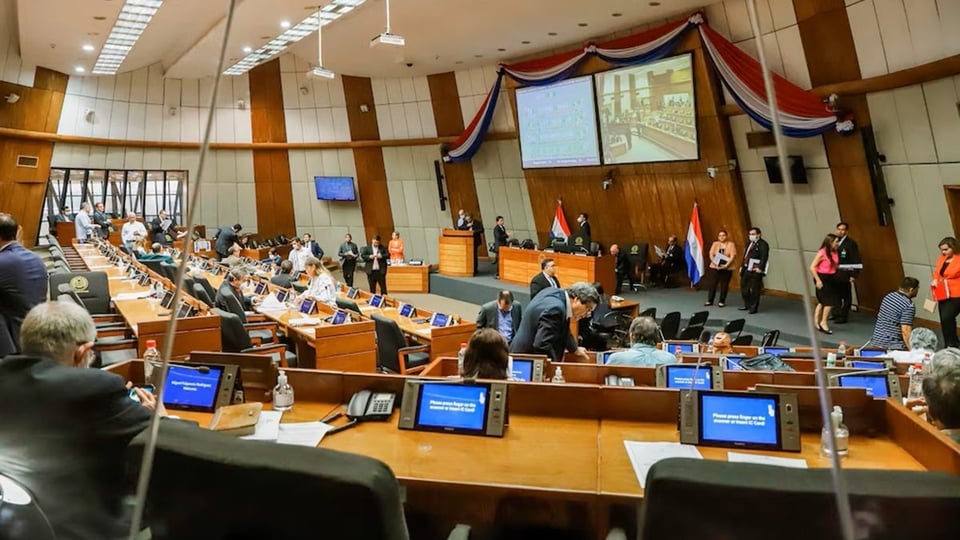 Bolivia: Piden explicar presencia de funcionarios de Cuba, Venezuela, Irán y Rusia