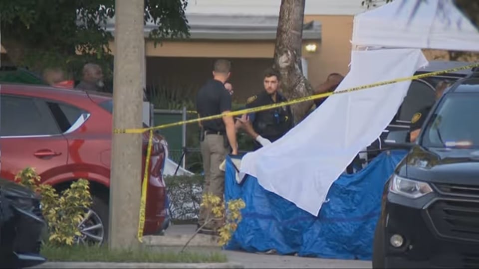 Padre encuentra a su hijo de un año sin vida dentro del auto frente a la guardería