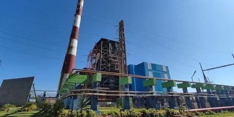 Planta Eléctrica Cubana Premiada en Medio de Críticas por Apagones