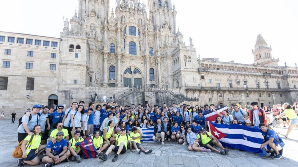 ¿Cubanos con pasaporte español se apuntan a recorrer Europa gratis?