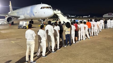 EE.UU. envía cubanos deportados a Liberia en nuevo acuerdo migratorio